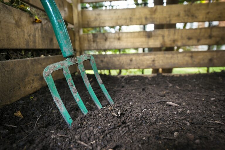How to Straighten Garden Fork Tines Easily