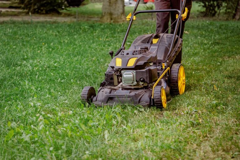 How to Use a Lawn Mower for Better Performance
