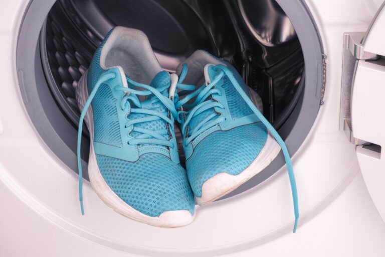How to Wash Trainers In a Washing Machine the Right Way