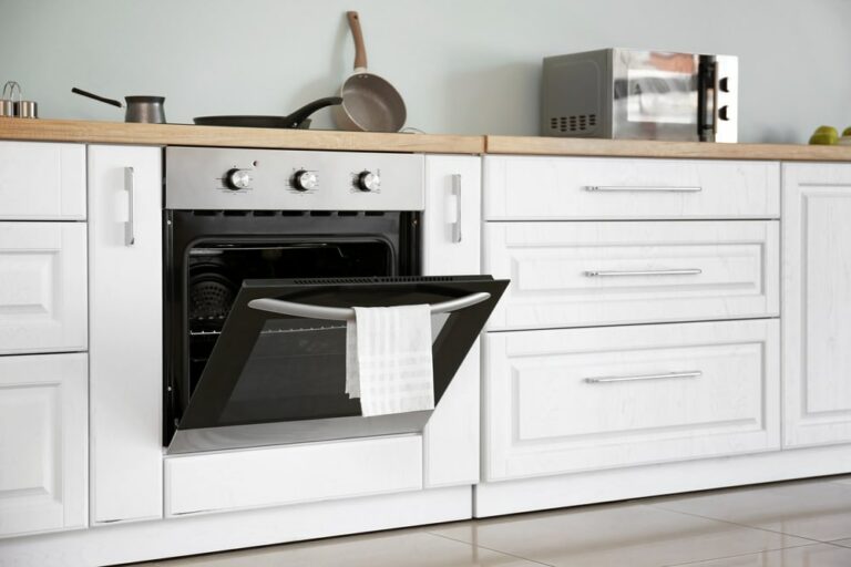 What Is a Range Cooker? Do You Need One at Home?