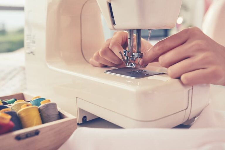 A Complete Guide on How to Thread a Sewing Machine