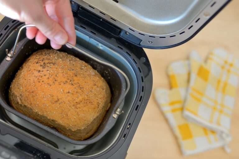A Complete Guide on How to Use a Bread Maker
