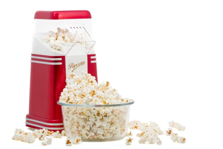 How to Use a Popcorn Maker in 3 Different Ways