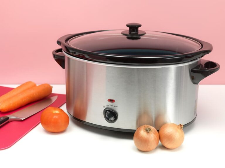 How to Use a Slow Cooker the Right Way