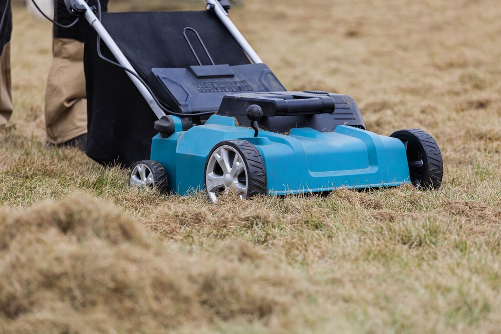 how to use a lawn scarifier
