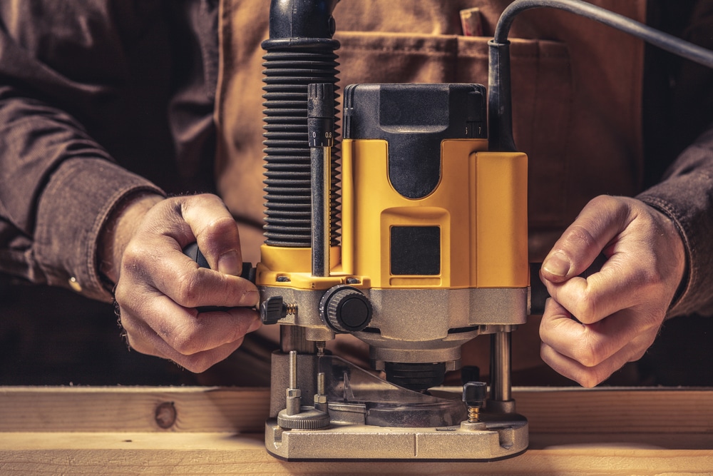 how to maintain a wood router