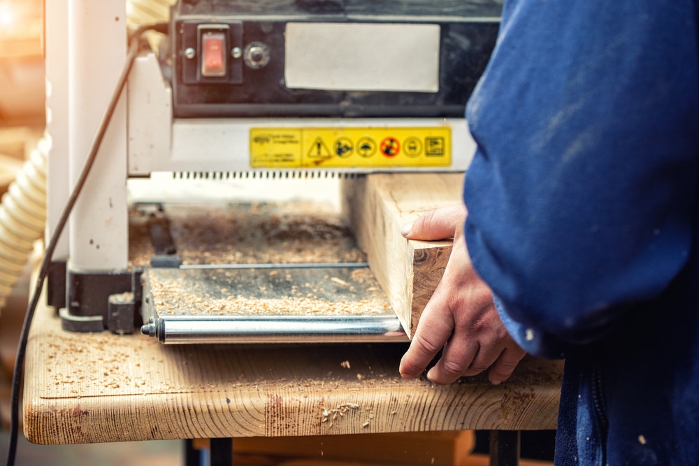 how to use a planer thicknesser