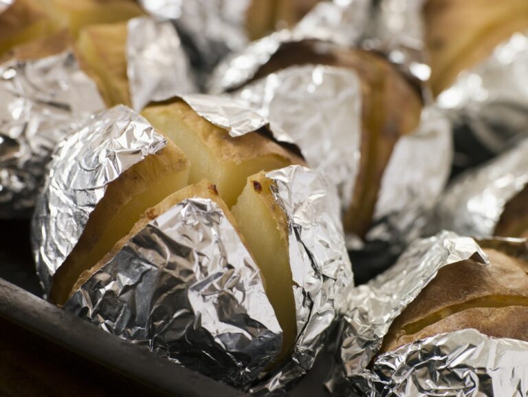 A Guide on How to Cook Jacket Potatoes in a Halogen Oven