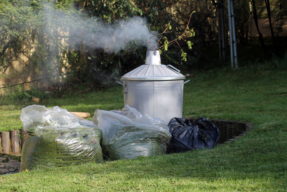 how to reduce garden incinerator smoke